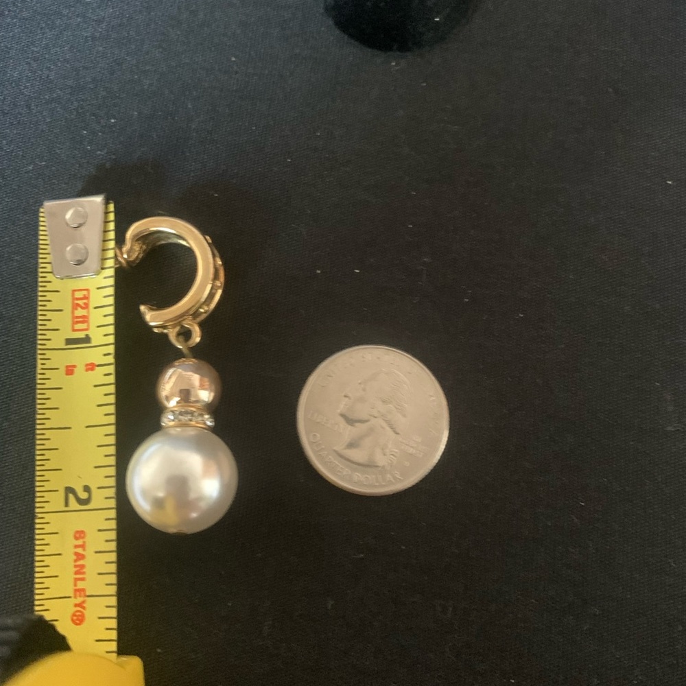 Vintage, costume, gold, rhinestones & Pearl drop pierced earrings. - Picture 3 of 4